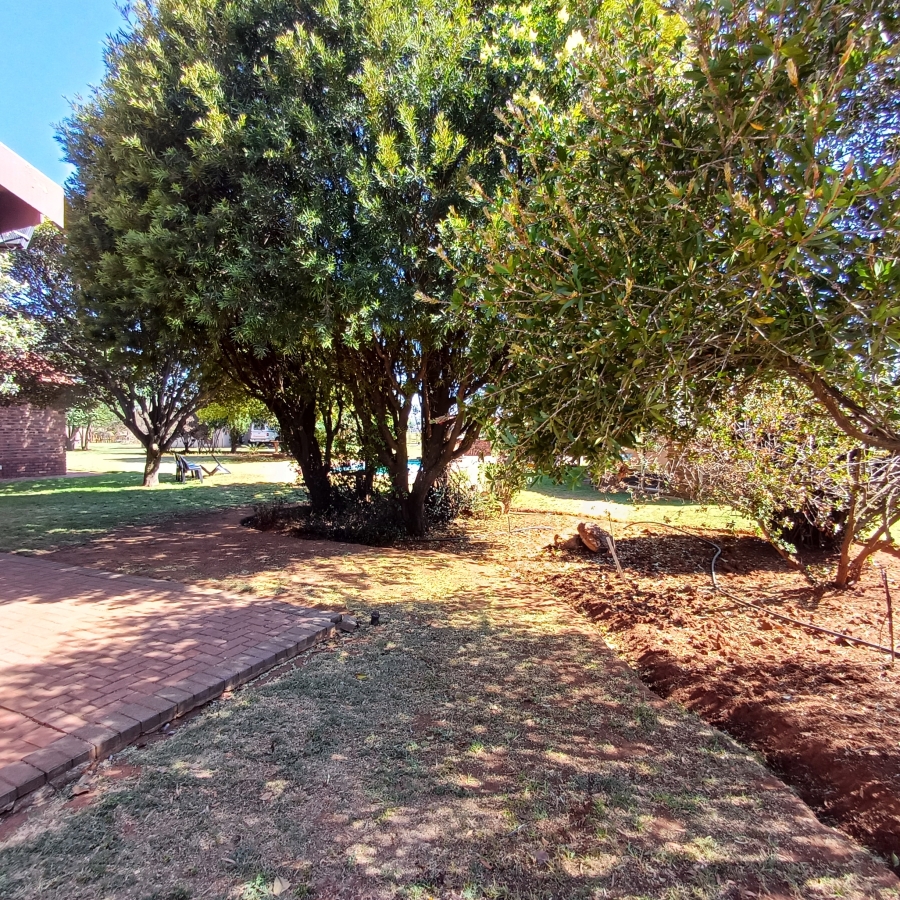 4 Bedroom Property for Sale in Glen Donald A H Gauteng