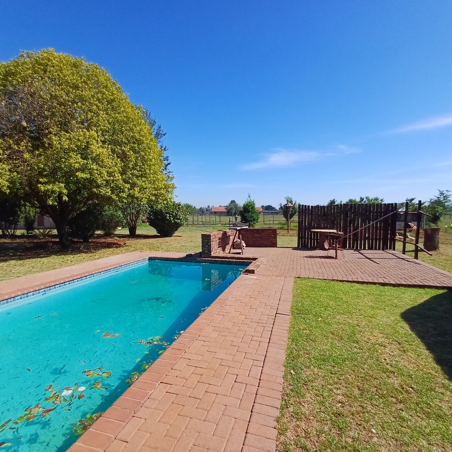 4 Bedroom Property for Sale in Glen Donald A H Gauteng