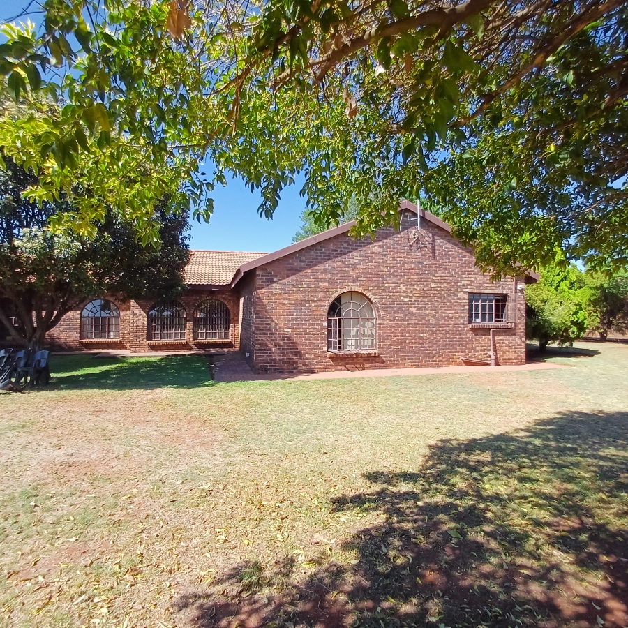 4 Bedroom Property for Sale in Glen Donald A H Gauteng