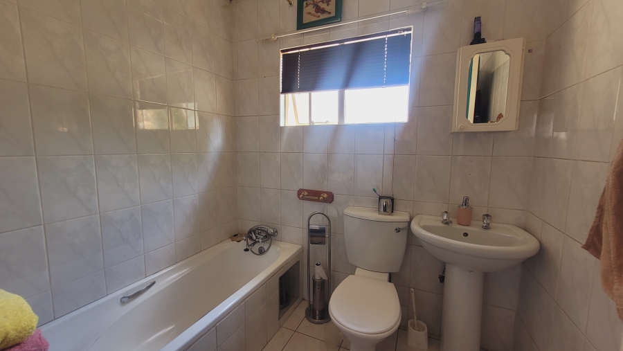 To Let 3 Bedroom Property for Rent in Meyersdal Gauteng