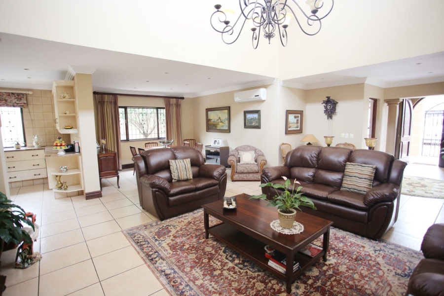 2 Bedroom Property for Sale in Three Rivers Proper Gauteng