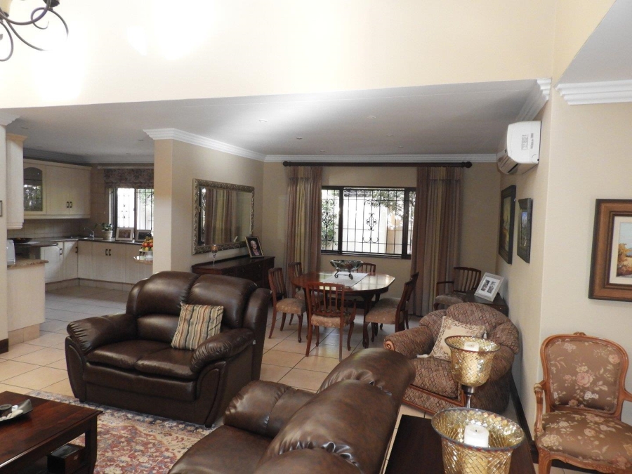 2 Bedroom Property for Sale in Three Rivers Proper Gauteng