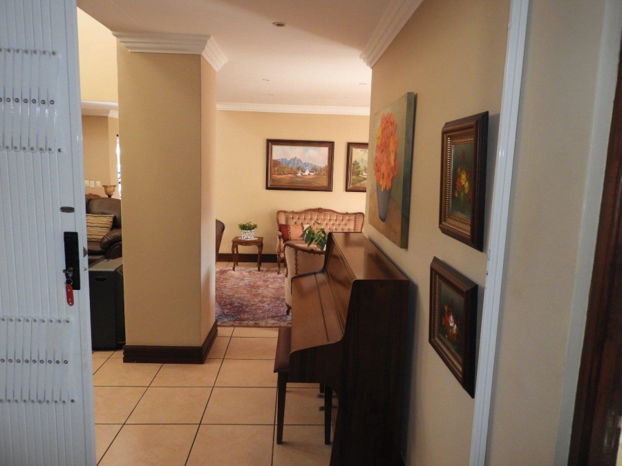 2 Bedroom Property for Sale in Three Rivers Proper Gauteng