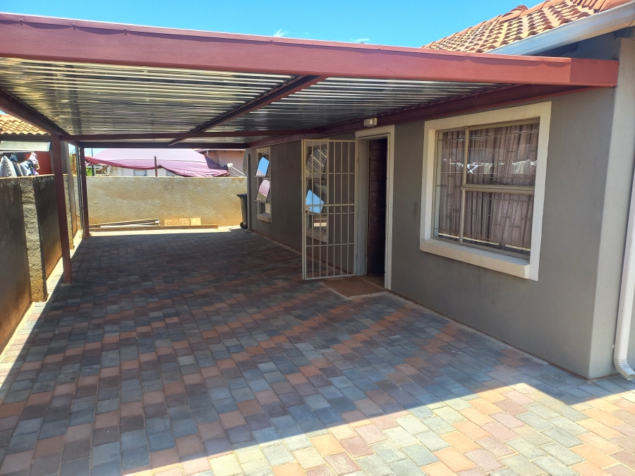 3 Bedroom Property for Sale in Lotus Gardens Gauteng