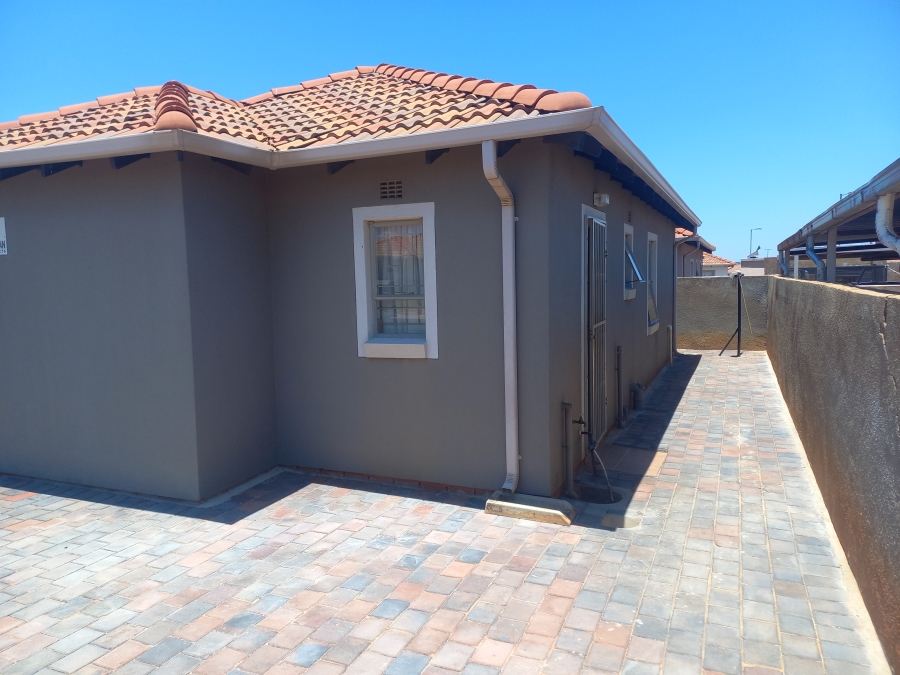 3 Bedroom Property for Sale in Lotus Gardens Gauteng