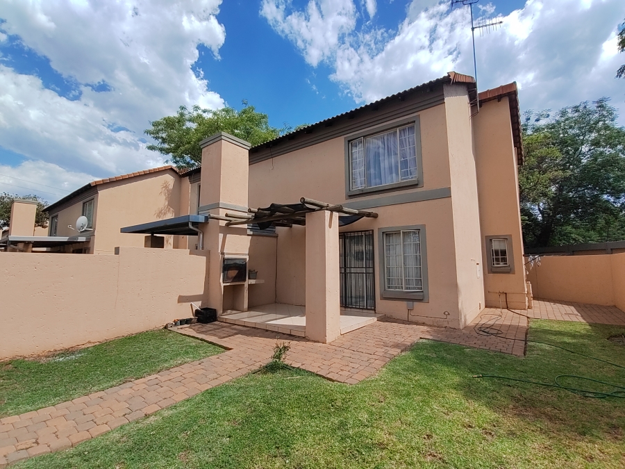 2 Bedroom Property for Sale in Annlin Gauteng