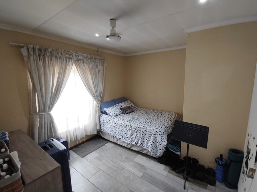 2 Bedroom Property for Sale in Annlin Gauteng