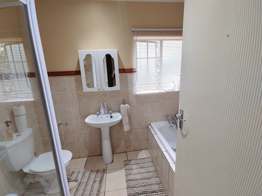 2 Bedroom Property for Sale in Annlin Gauteng