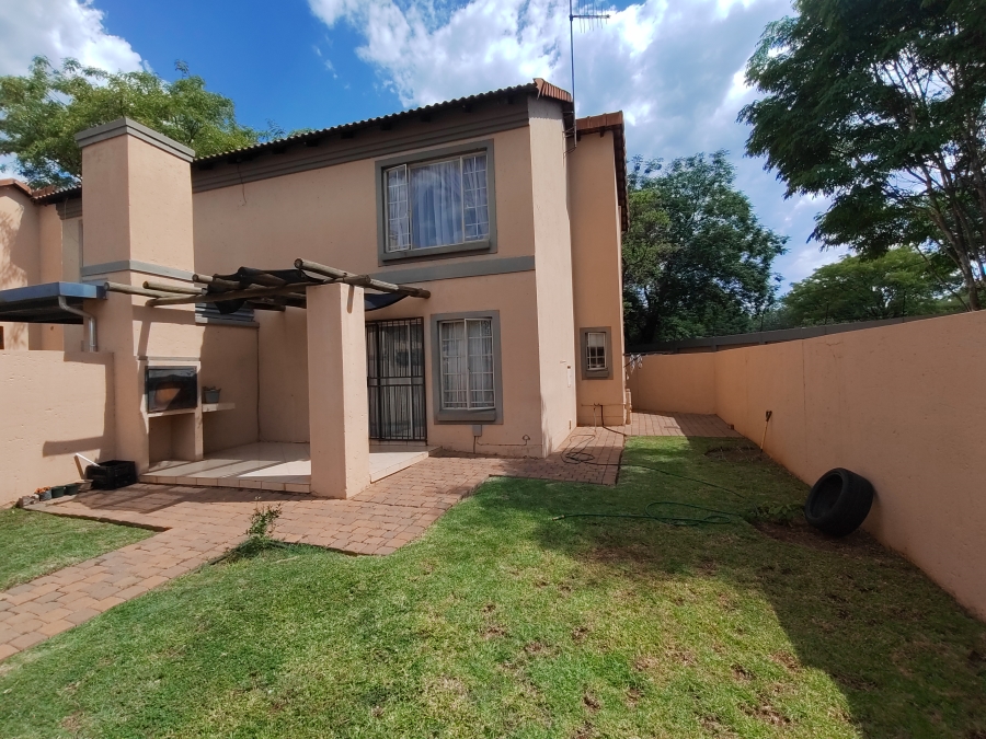 2 Bedroom Property for Sale in Annlin Gauteng