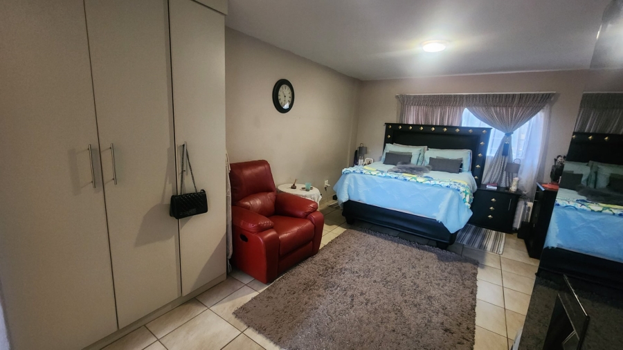 1 Bedroom Property for Sale in Annlin-wes Gauteng