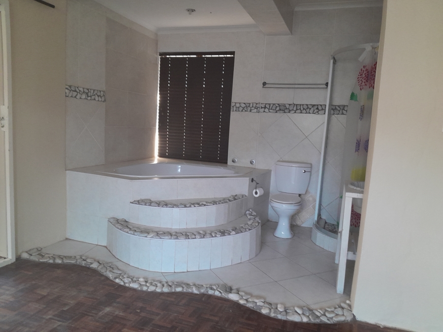 6 Bedroom Property for Sale in Horison Park Gauteng