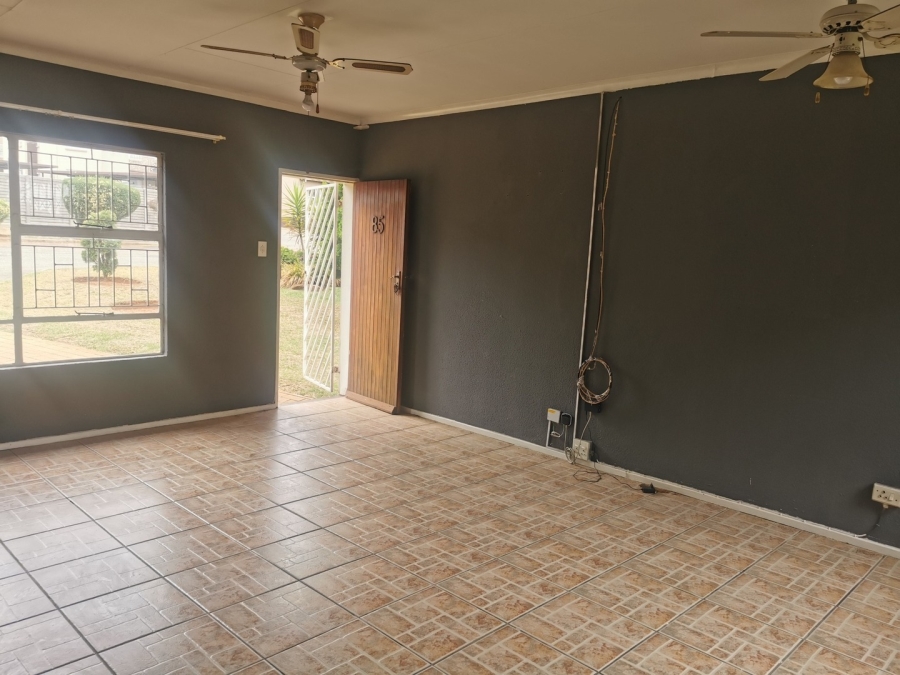 3 Bedroom Property for Sale in Bonaero Park Gauteng