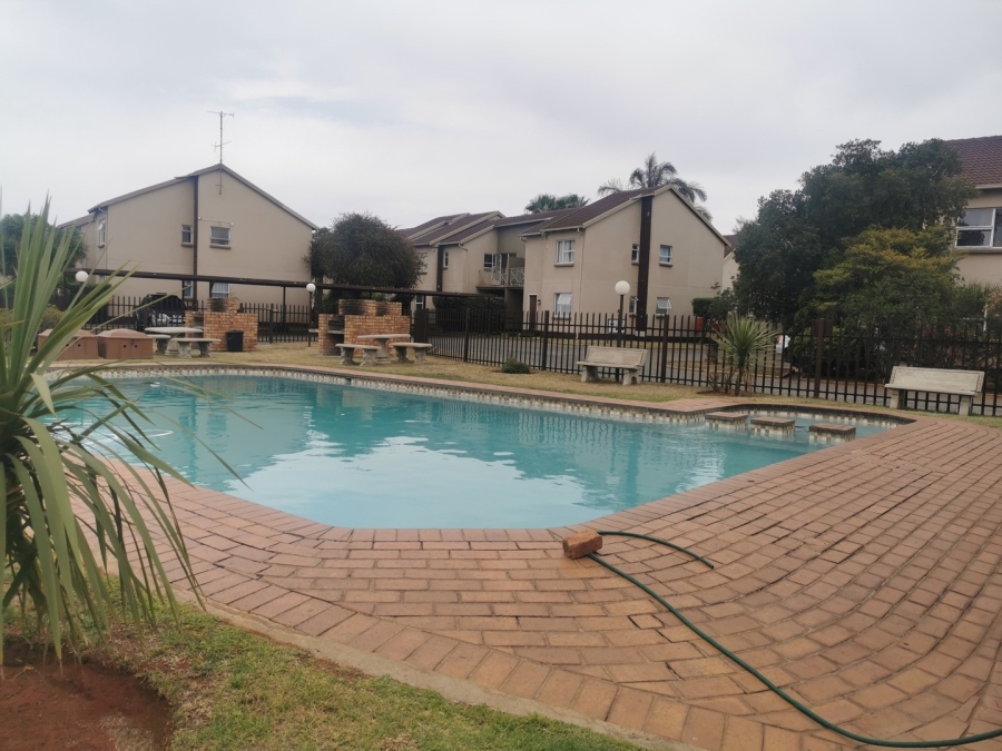 3 Bedroom Property for Sale in Bonaero Park Gauteng