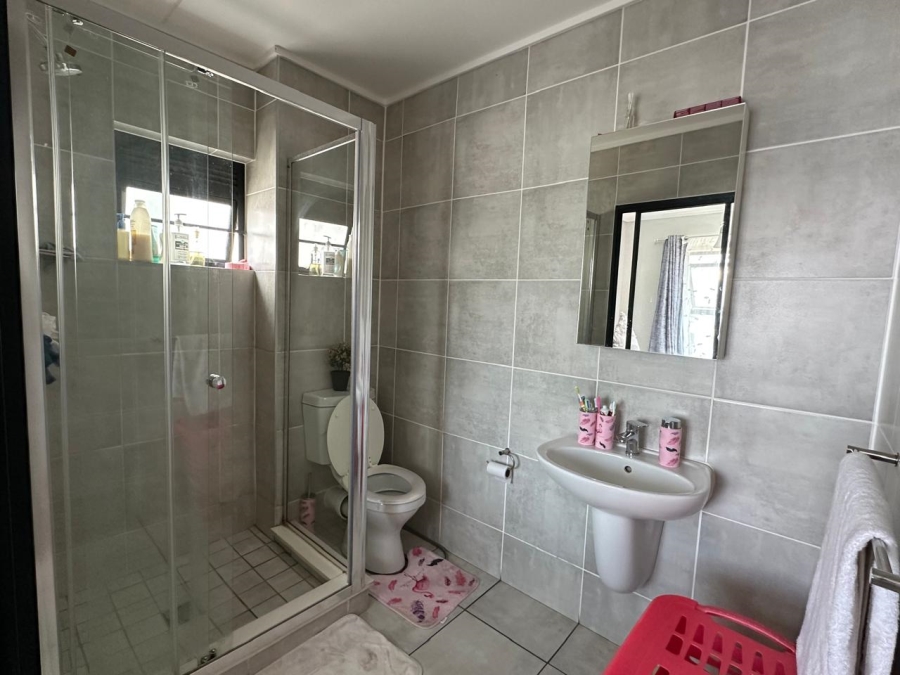 To Let 3 Bedroom Property for Rent in Linbro Park Gauteng