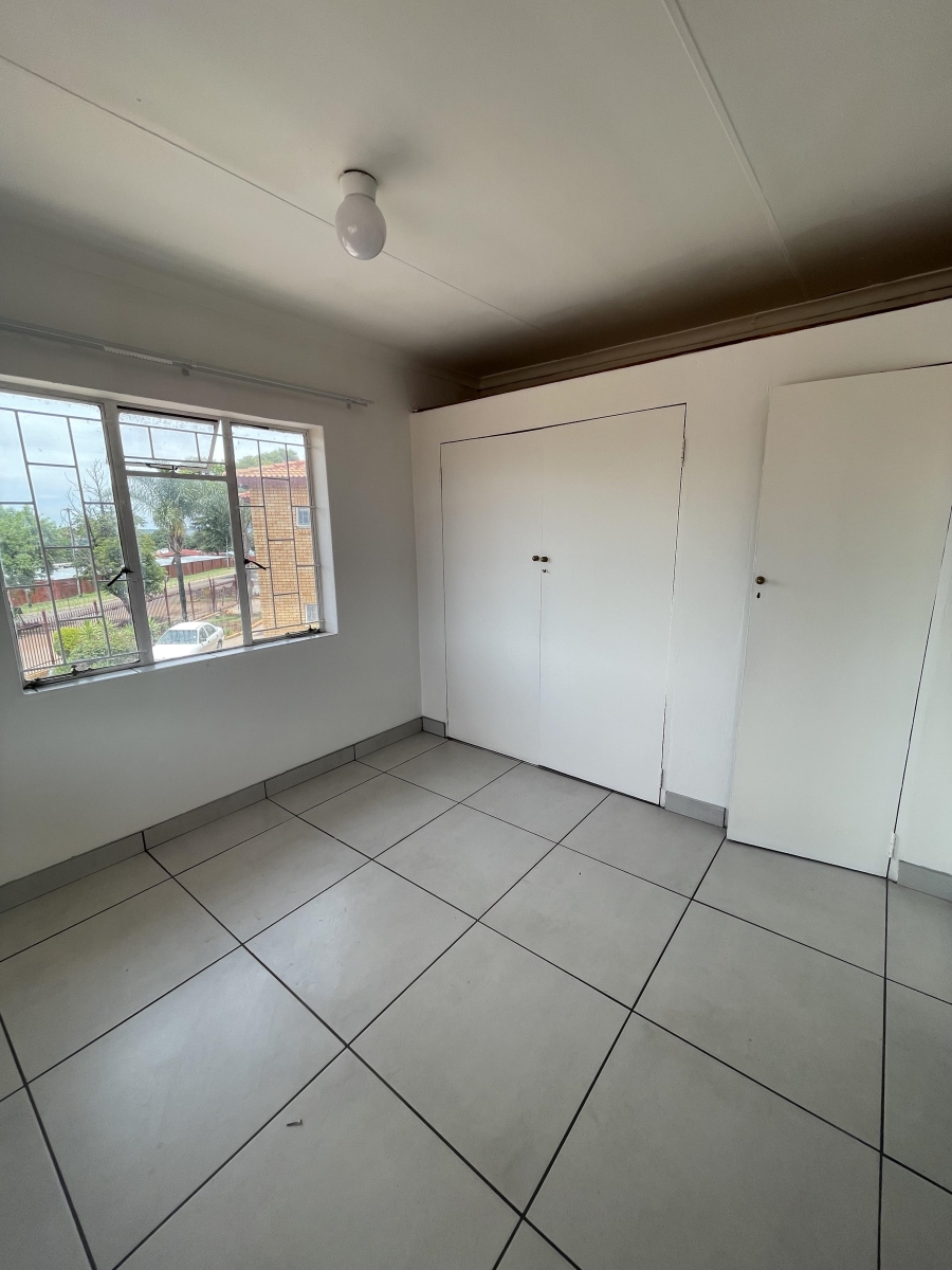 To Let 1 Bedroom Property for Rent in Erasmia Gauteng