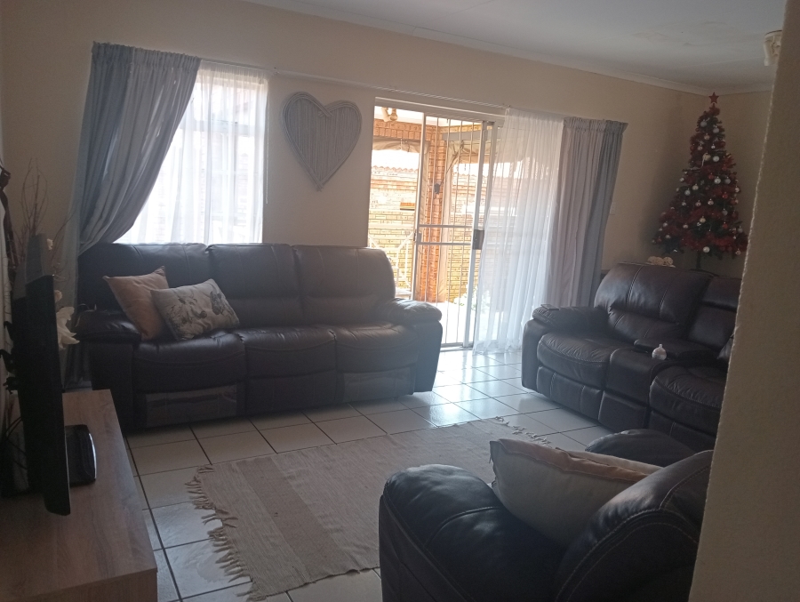 To Let 2 Bedroom Property for Rent in Chancliff Ridge Gauteng