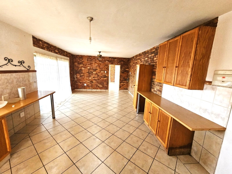 6 Bedroom Property for Sale in Amandasig Gauteng