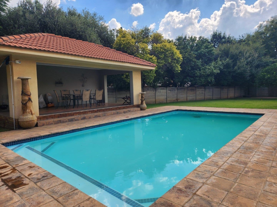 5 Bedroom Property for Sale in Three Rivers East Gauteng