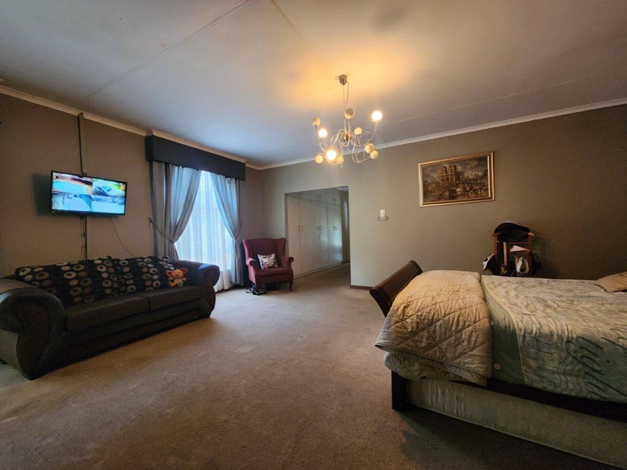 5 Bedroom Property for Sale in Three Rivers East Gauteng