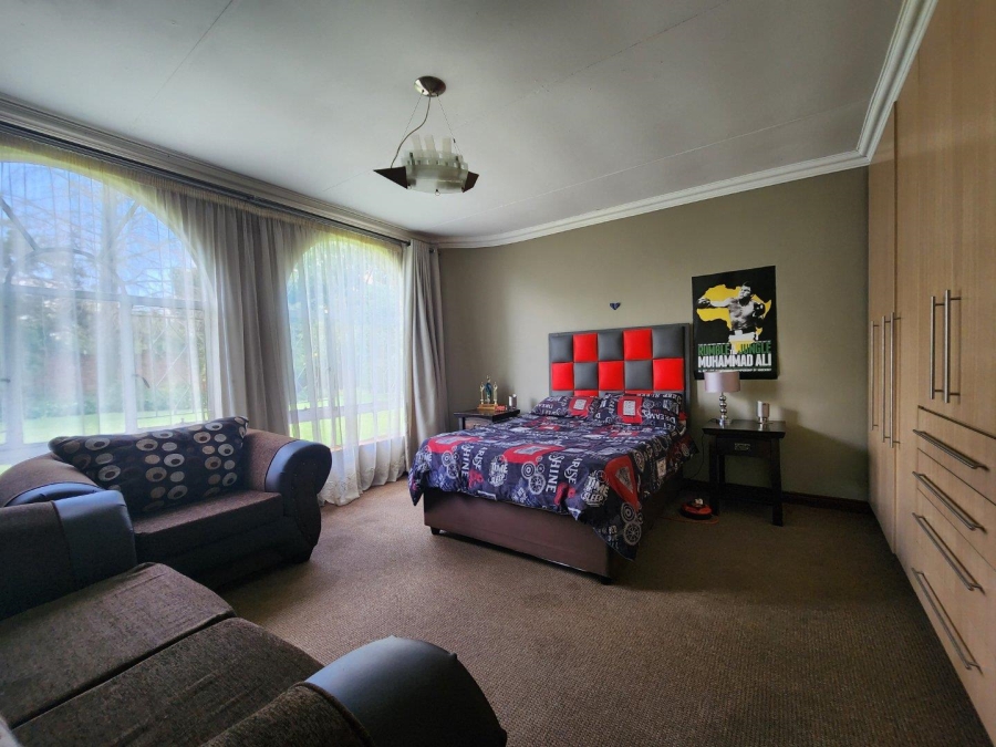 5 Bedroom Property for Sale in Three Rivers East Gauteng