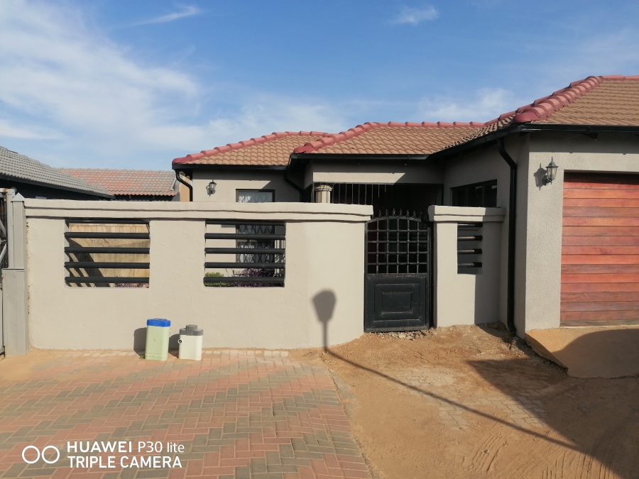 2 Bedroom Property for Sale in Nellmapius Gauteng