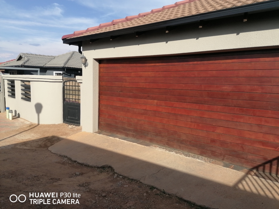 2 Bedroom Property for Sale in Nellmapius Gauteng