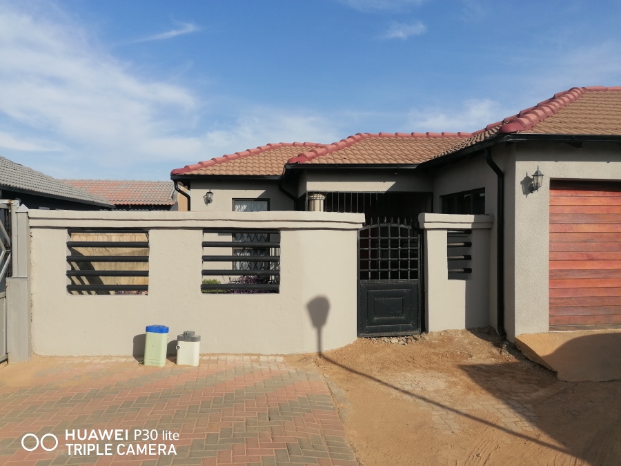 2 Bedroom Property for Sale in Nellmapius Gauteng