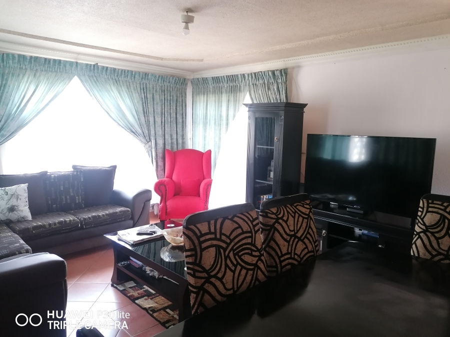 2 Bedroom Property for Sale in Nellmapius Gauteng