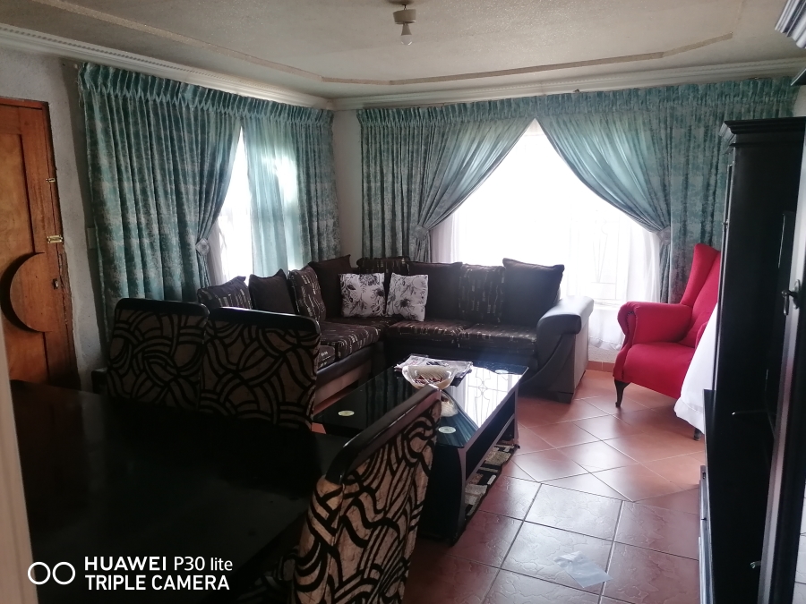 2 Bedroom Property for Sale in Nellmapius Gauteng