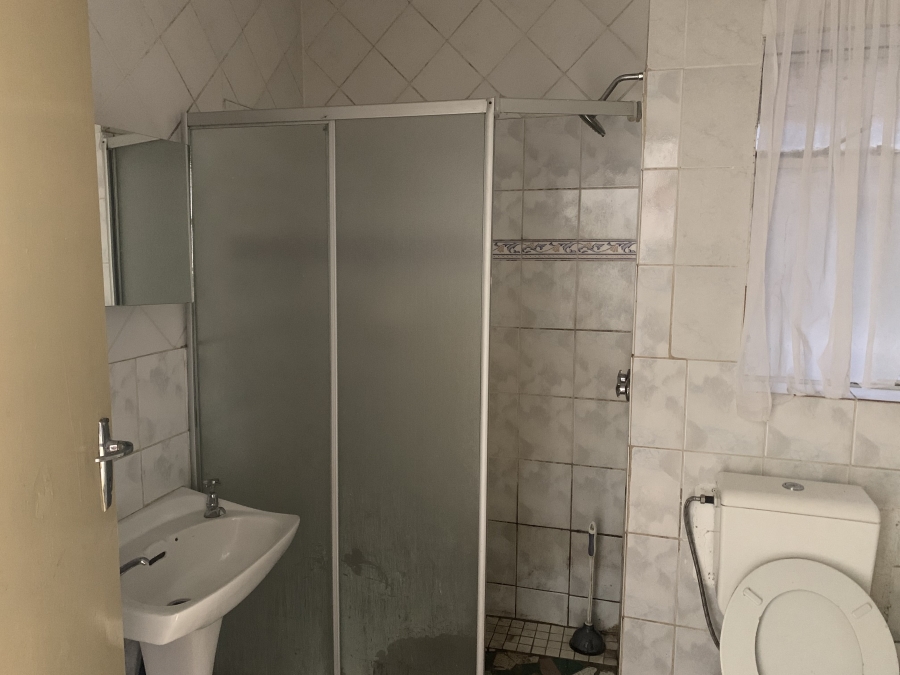 To Let 2 Bedroom Property for Rent in Windsor East Gauteng