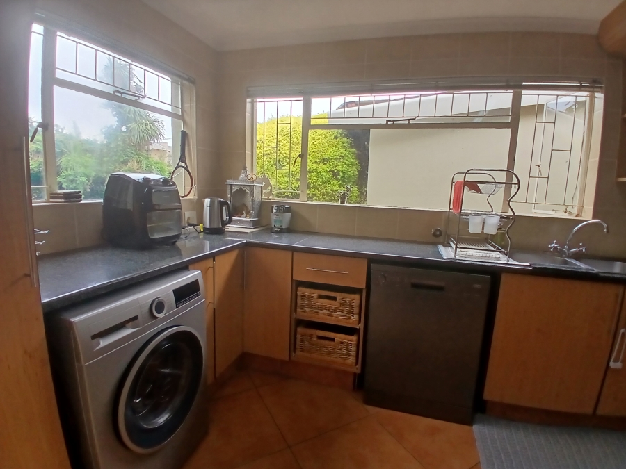 3 Bedroom Property for Sale in South Kensington Gauteng