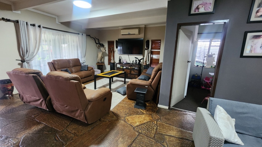 4 Bedroom Property for Sale in Sinoville Gauteng