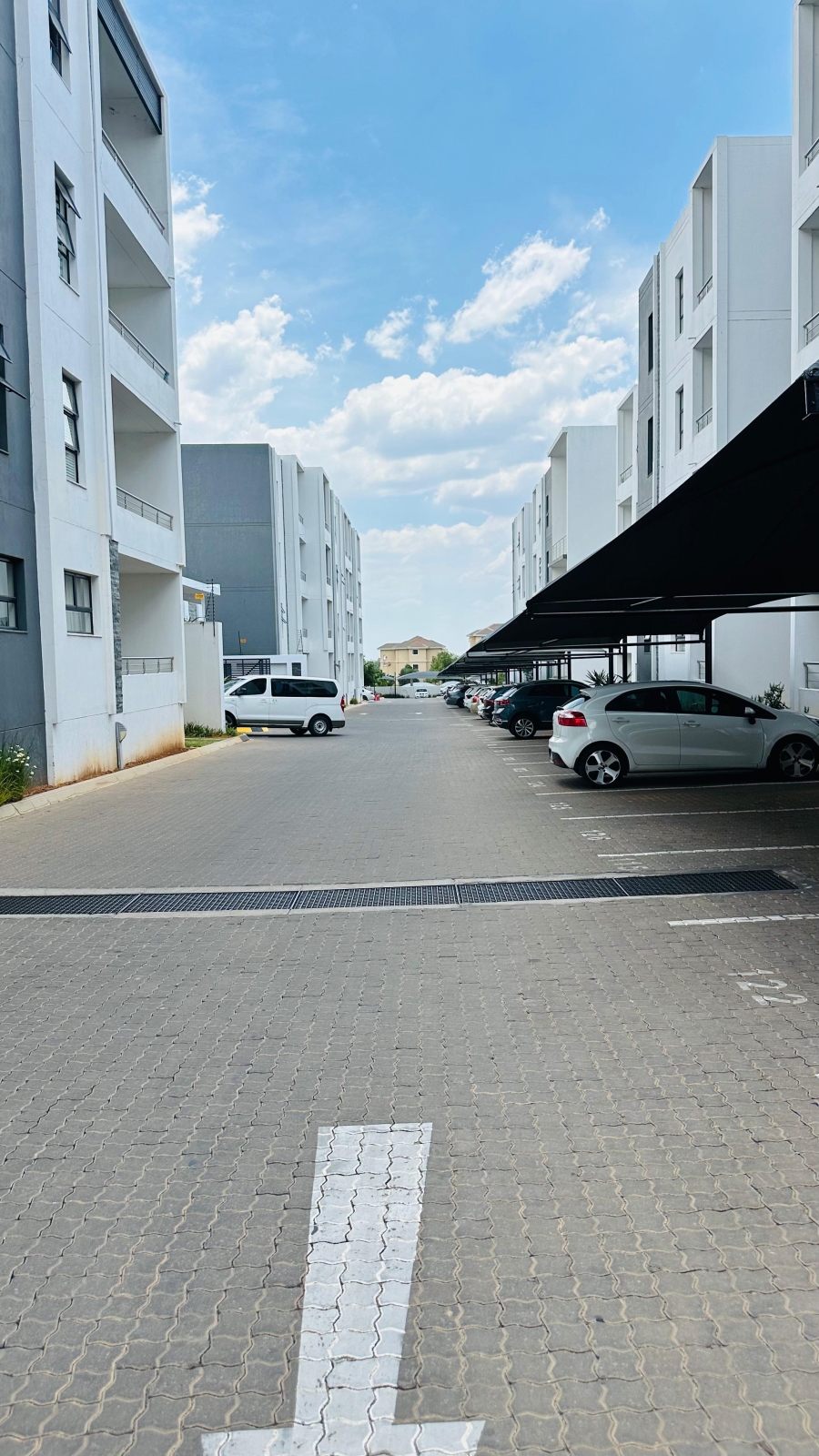 1 Bedroom Property for Sale in Erand Gardens Gauteng