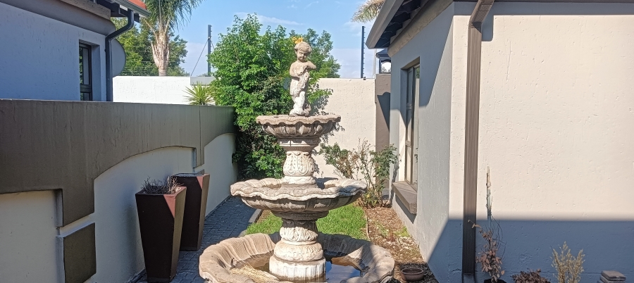 To Let 3 Bedroom Property for Rent in Sunward Park Gauteng