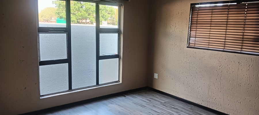 To Let 3 Bedroom Property for Rent in Sunward Park Gauteng