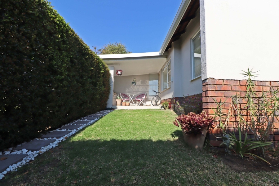 To Let 2 Bedroom Property for Rent in Bryanston Gauteng