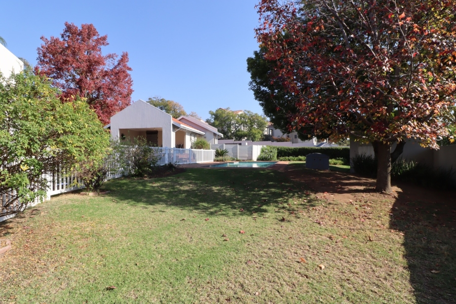 To Let 2 Bedroom Property for Rent in Bryanston Gauteng