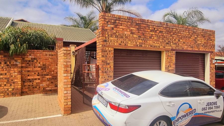 To Let 2 Bedroom Property for Rent in Halfway Gardens Gauteng