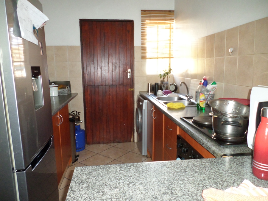 2 Bedroom Property for Sale in Greenstone Crest Gauteng