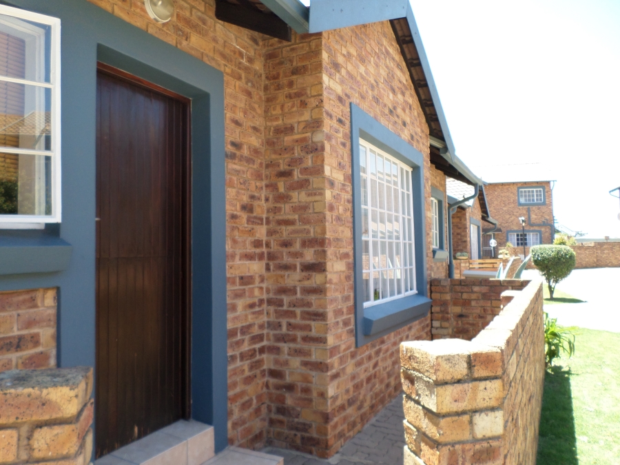 2 Bedroom Property for Sale in Greenstone Crest Gauteng