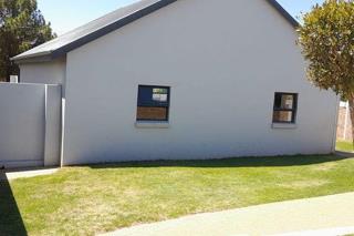 To Let 2 Bedroom Property for Rent in Glen Austin Gauteng