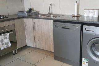 To Let 2 Bedroom Property for Rent in Glen Austin Gauteng