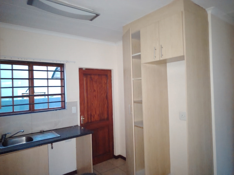 To Let 3 Bedroom Property for Rent in Blue Hills Gauteng