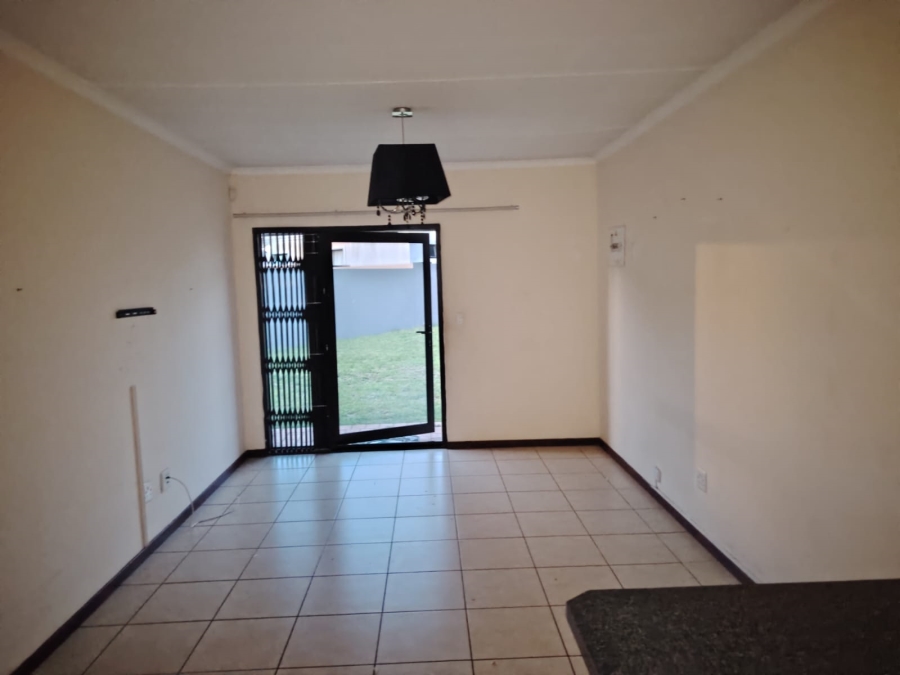 To Let 3 Bedroom Property for Rent in Blue Hills Gauteng