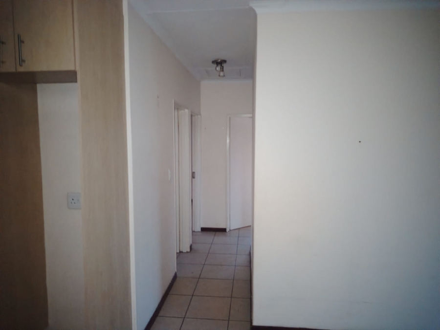 To Let 3 Bedroom Property for Rent in Blue Hills Gauteng