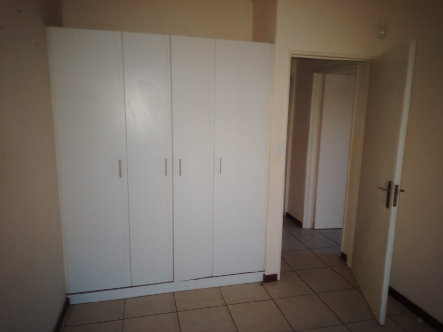 To Let 3 Bedroom Property for Rent in Blue Hills Gauteng