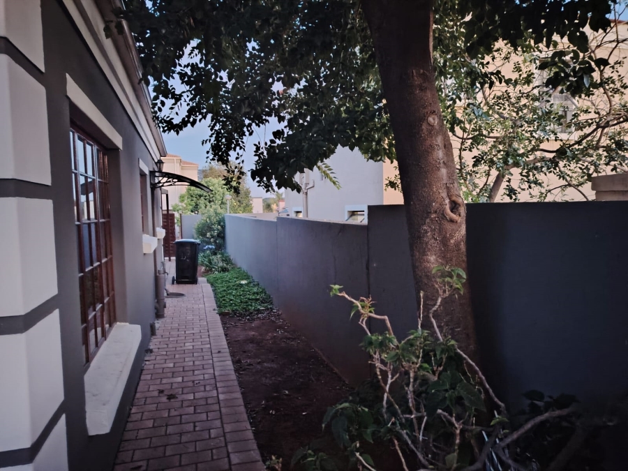 To Let 3 Bedroom Property for Rent in Blue Hills Gauteng