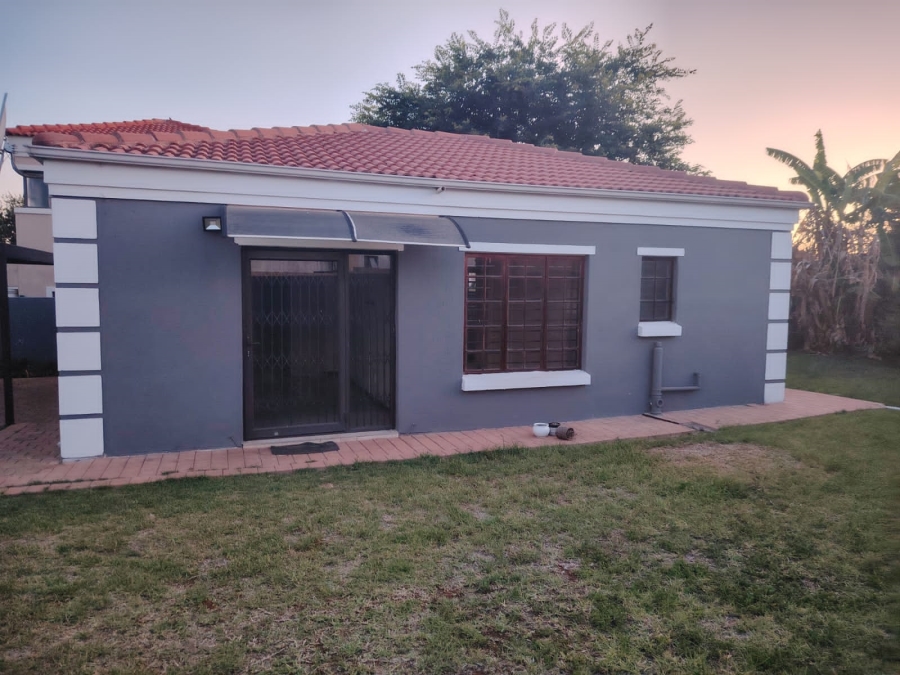 To Let 3 Bedroom Property for Rent in Blue Hills Gauteng