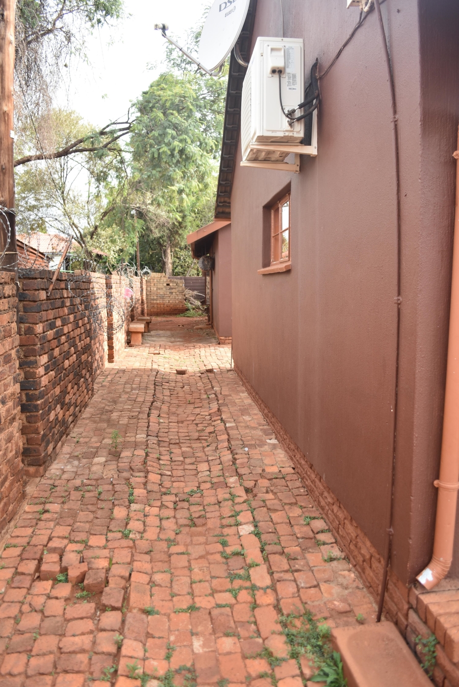 6 Bedroom Property for Sale in The Orchards Gauteng