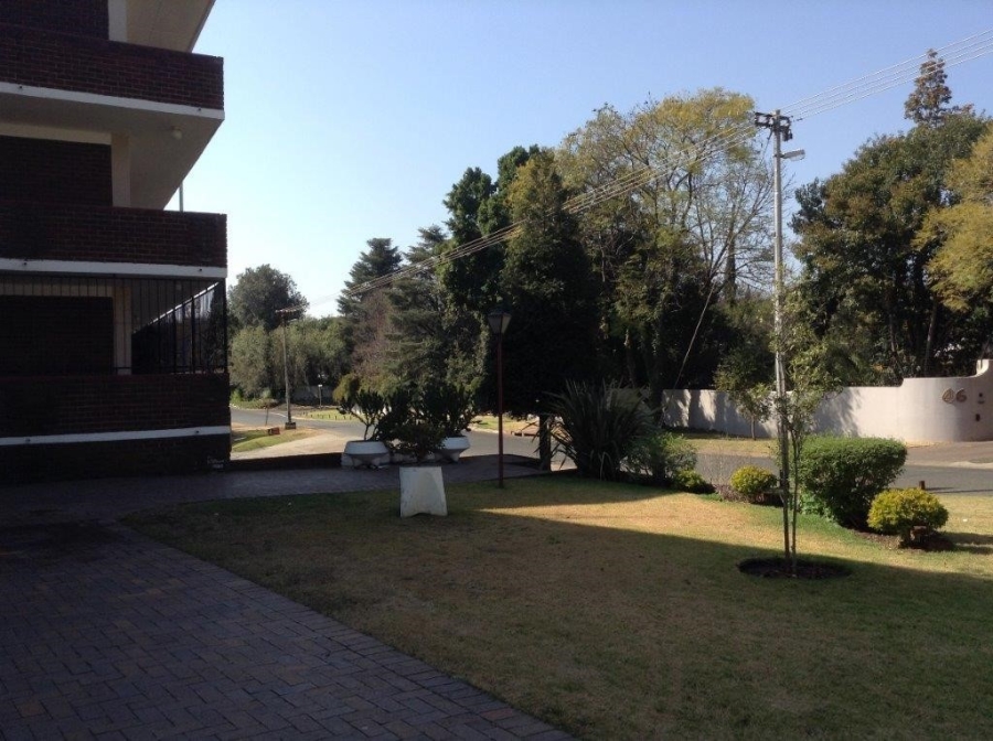 To Let 1 Bedroom Property for Rent in Aldarapark Gauteng